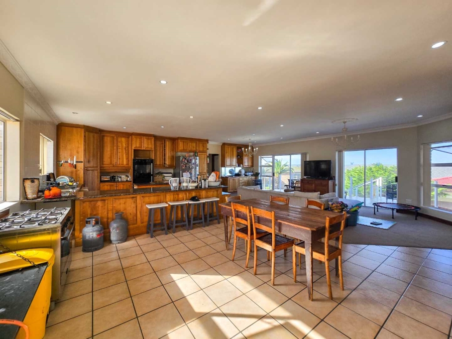 4 Bedroom Property for Sale in Stilbaai Wes Western Cape